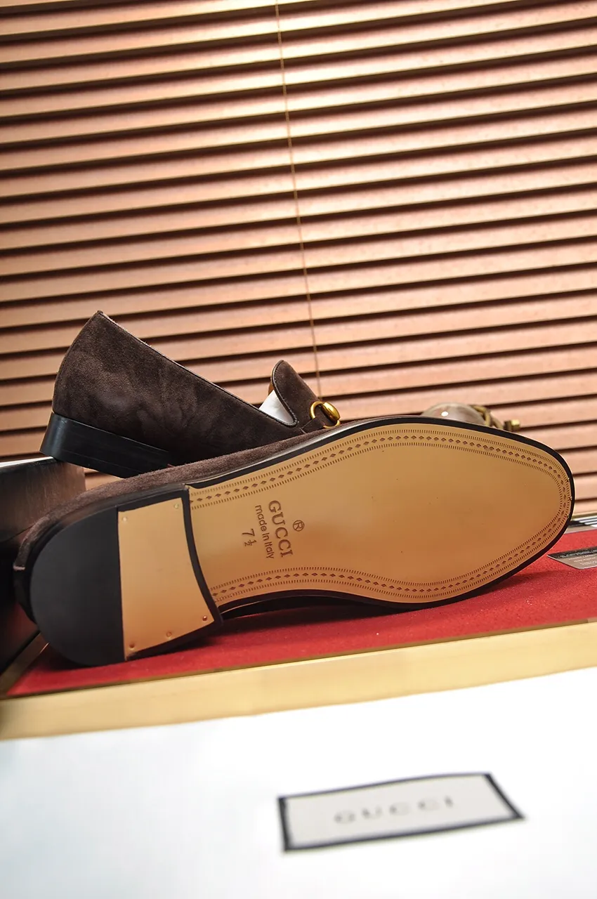 Men's men's shoes 💰500💶 [LV] (original single cowhide lining) 🍀LV's latest genuine leather business suit shoes are launched simultaneously on the official website. The first-layer cowhide imported from Italy is made of heavy gold, 💥official website 1:1 rubber outsole. Versatile to wear, high-end without losing class, and the color combination is extraordinary. This four-season style is alluring when worn on your feet, showing off your big-name flair. Standard code 38-45 (45 customized)